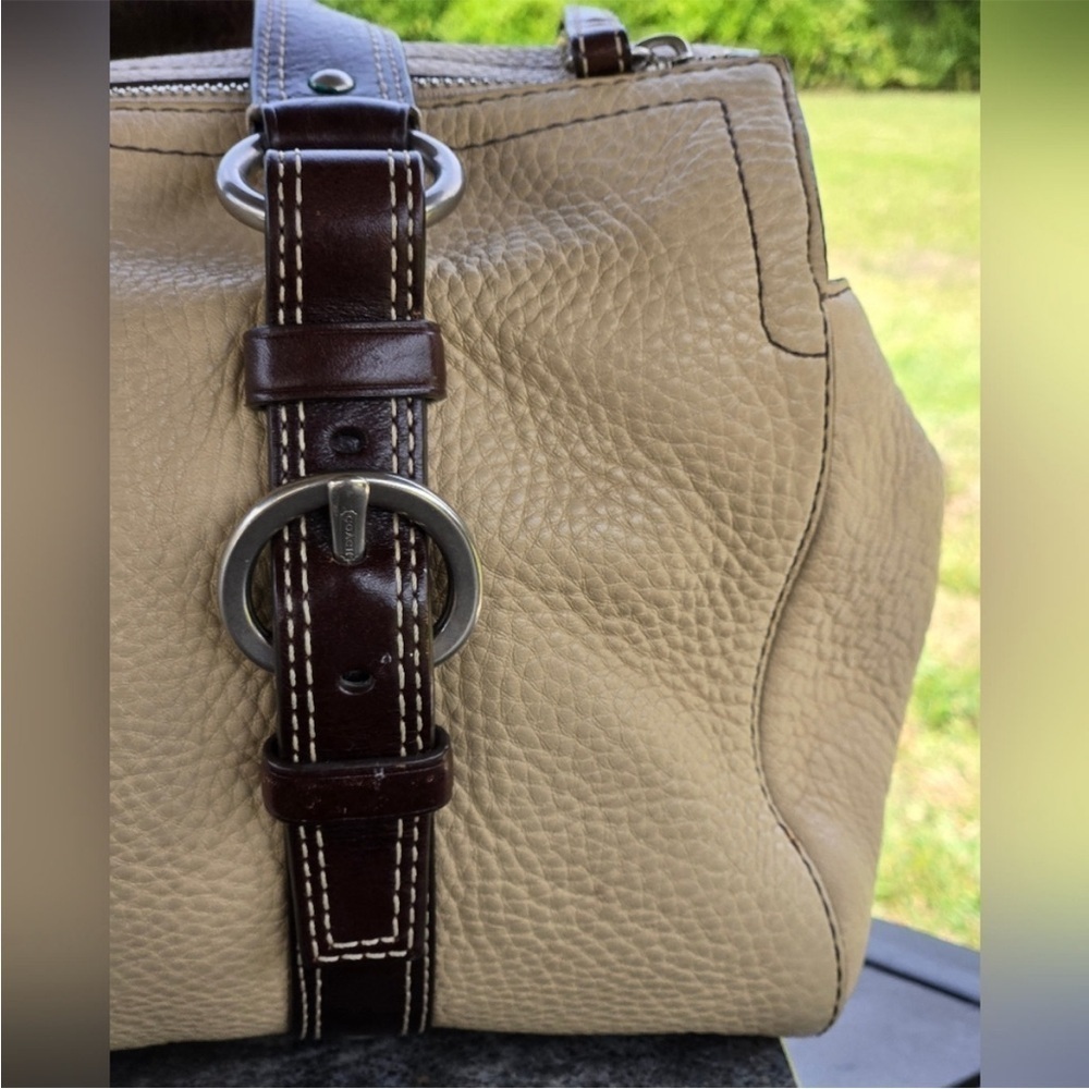 Coach Chelsea Beige Pebbled Leather Zipper Closure Shoulder Bag - Picture 7 of 15